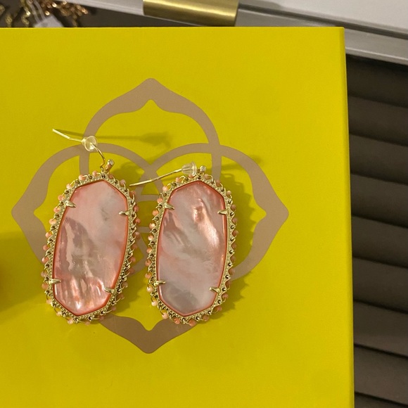 Kendra Scott Beaded Danielle Gold Drop Earrings in Rose Mother of Pearl - Picture 3 of 3